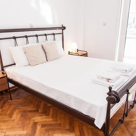 Beautiful New Decorated Apt In Athens Appartamento Esterno foto