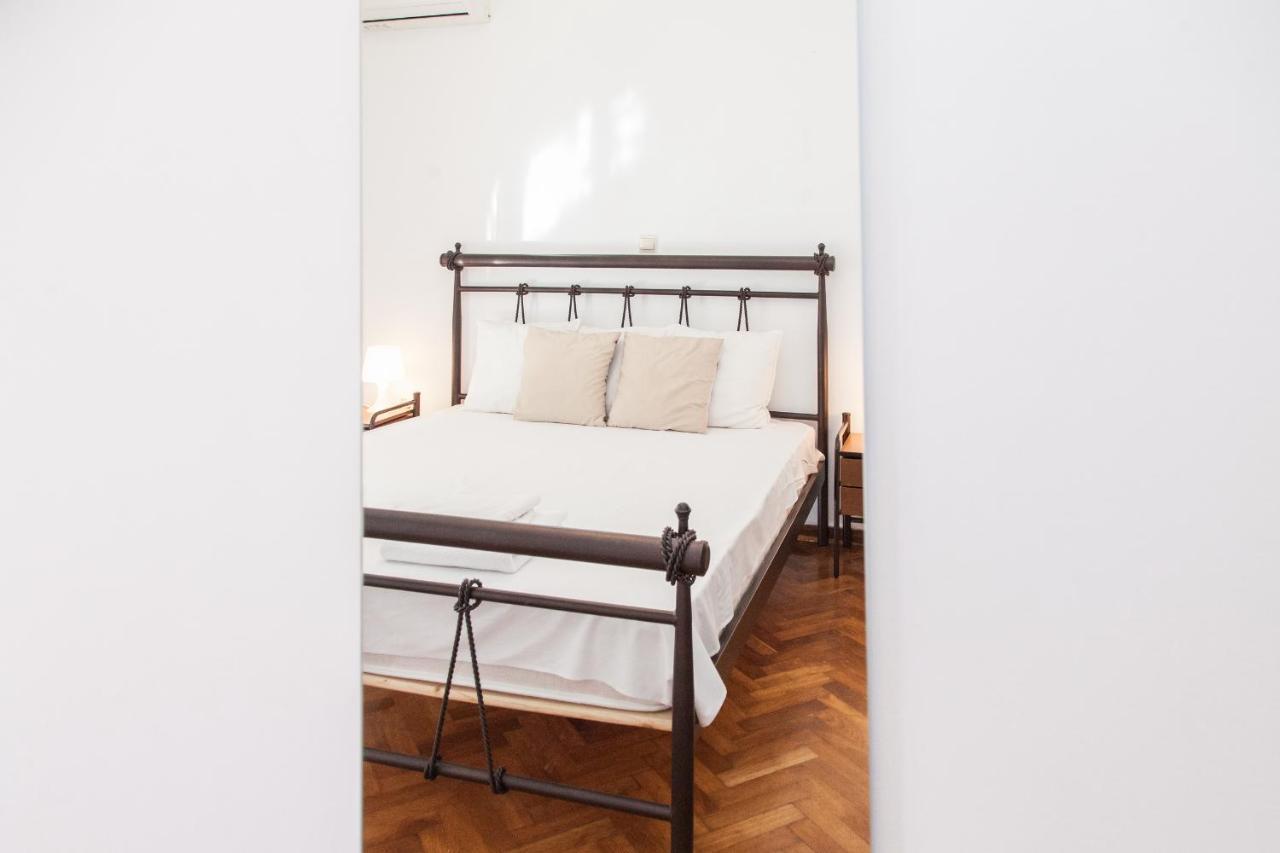 Beautiful New Decorated Apt In Athens Appartamento Esterno foto