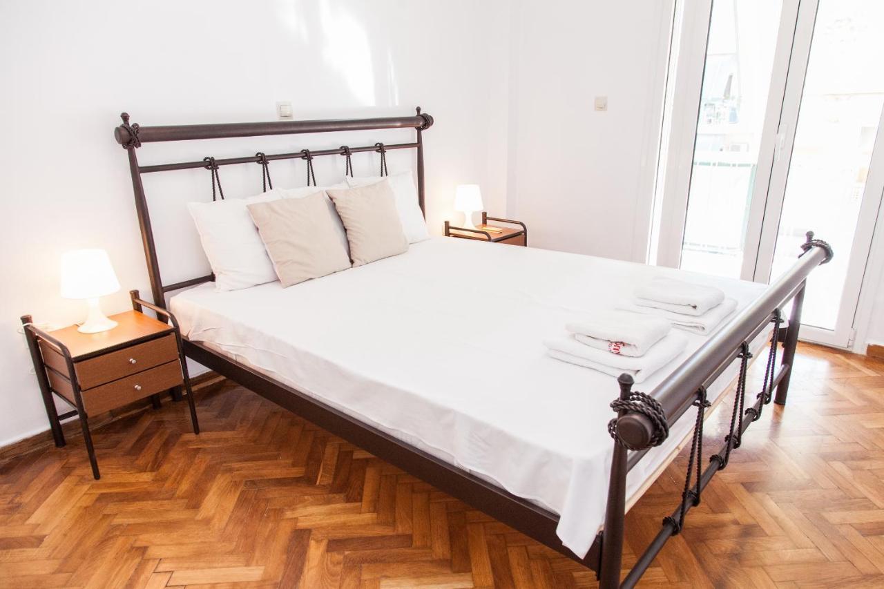 Beautiful New Decorated Apt In Athens Appartamento Esterno foto