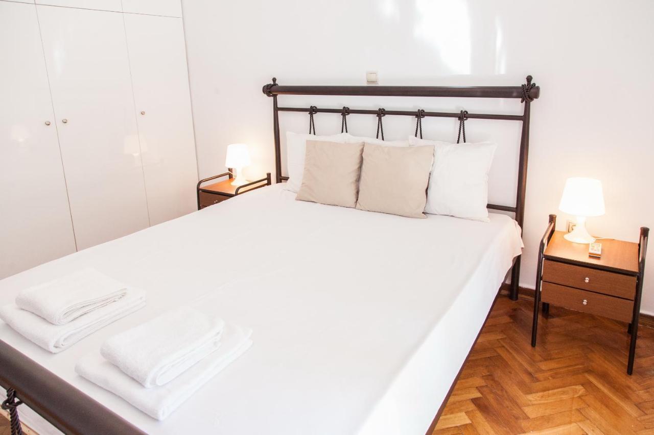 Beautiful New Decorated Apt In Athens Appartamento Esterno foto