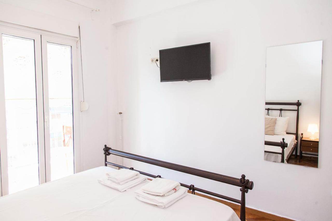 Beautiful New Decorated Apt In Athens Appartamento Esterno foto