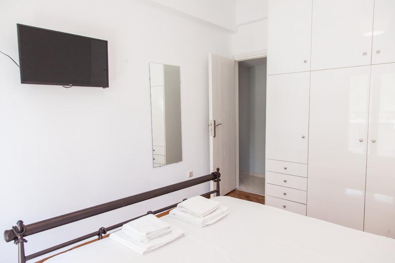 Beautiful New Decorated Apt In Athens Appartamento Esterno foto